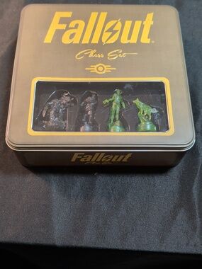 Fallout Chess Set in Metal Tin Collectors Edition